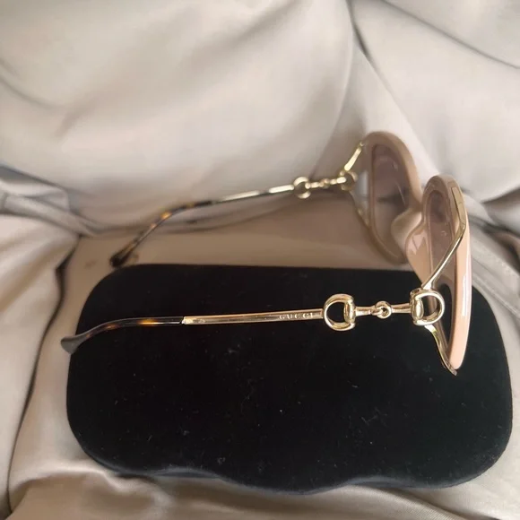 GUCCI NEW SUNGLASSES WITH CASE❤️‍🔥 - Picture 5 of 16